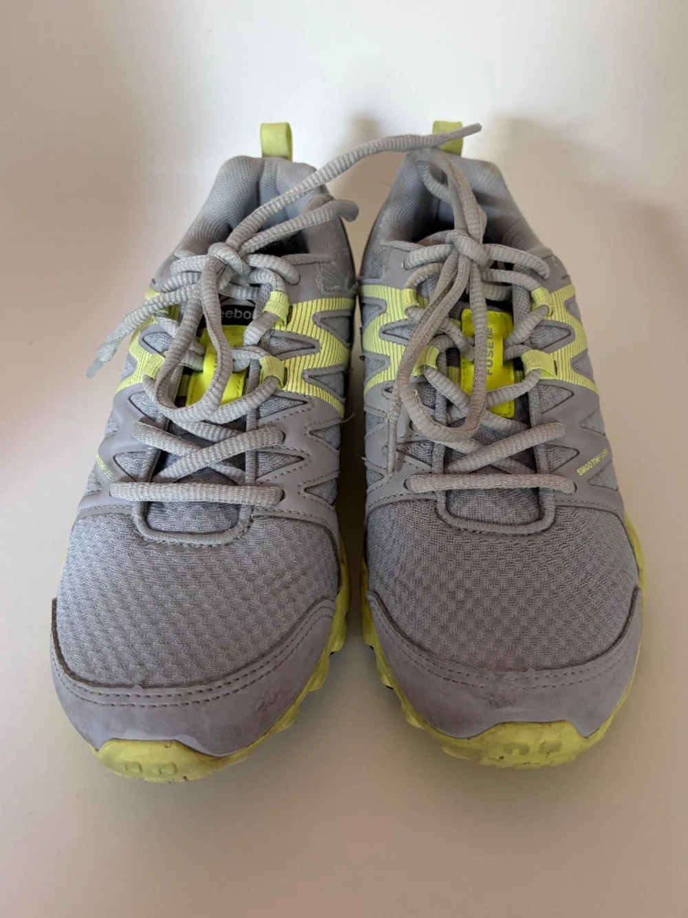 Reebok Realflex Running Shoes in Silver with Neon Yellow-Green, Size 7.5